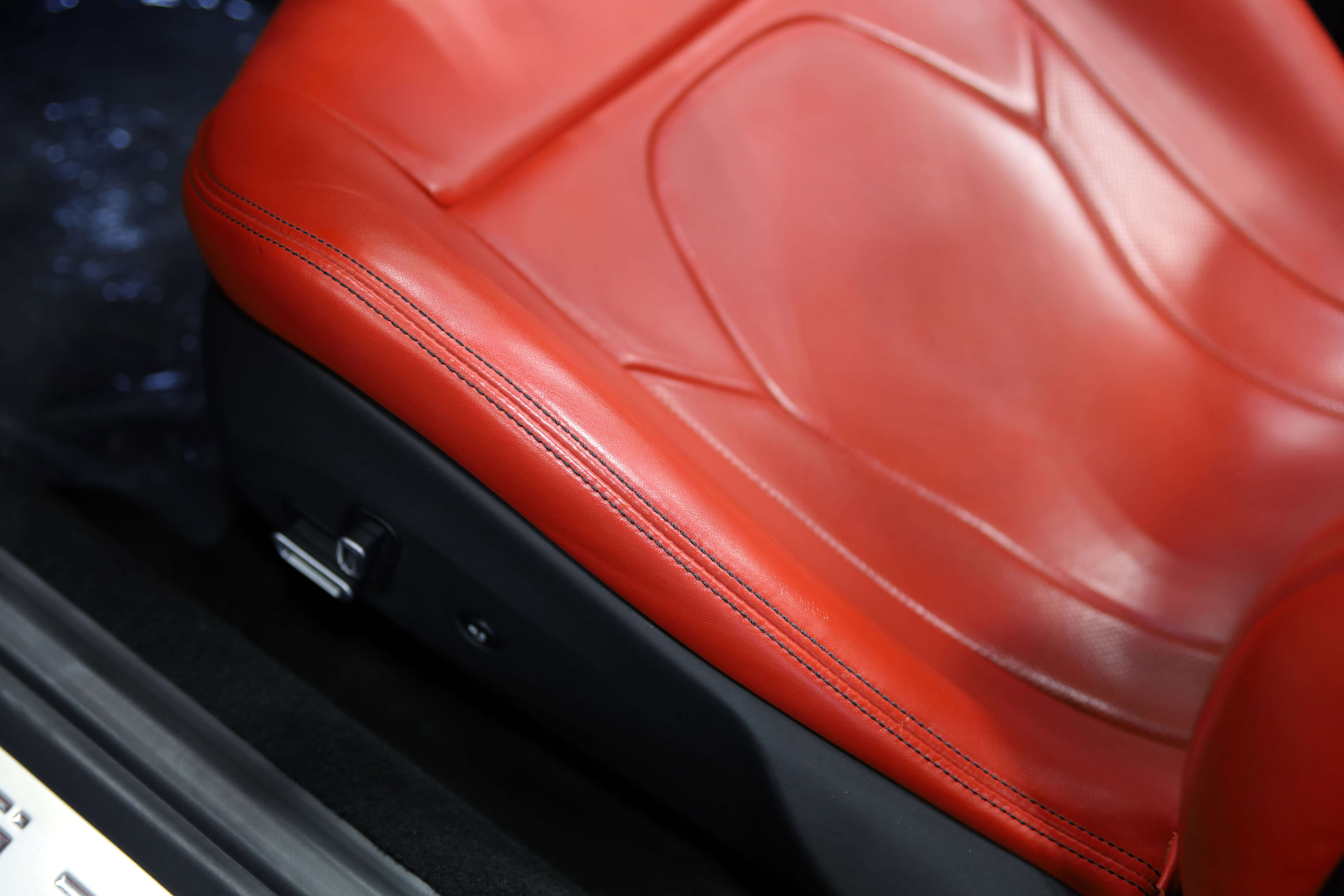 Used 2020 Ferrari Portofino RWD image 22