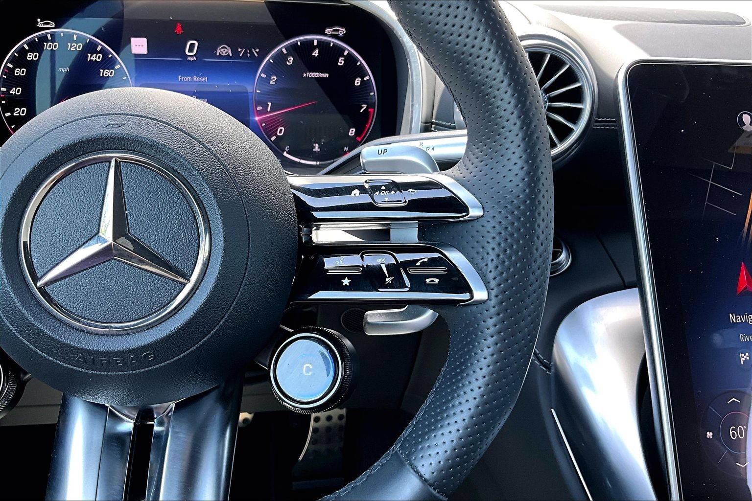 Used 2023 Mercedes-Benz SL 63 AMG 4MATIC image 19