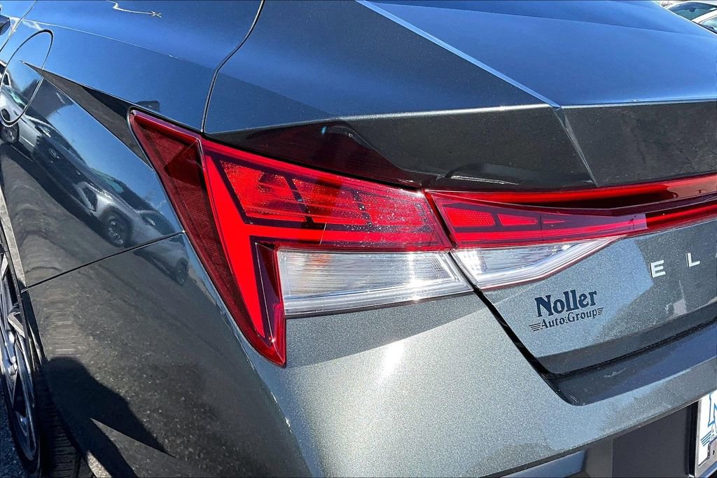 Used 2025 Hyundai Elantra SEL image 30
