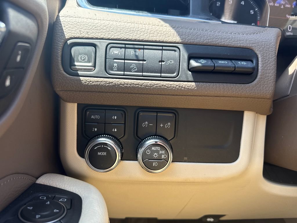 Used 2021 GMC Yukon XL Denali AWD/4WD image 27