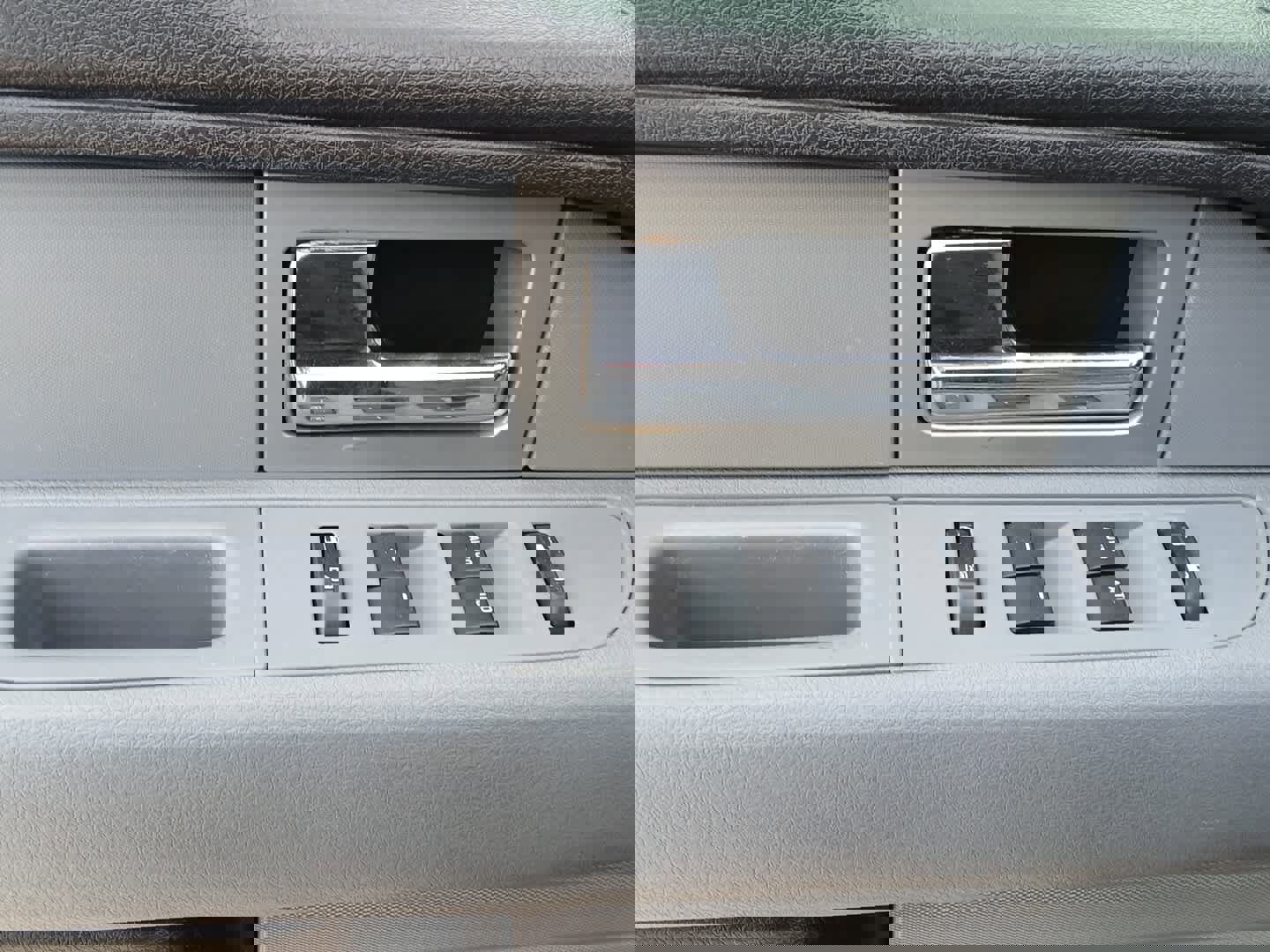 Used 2011 Ford F150 XLT w/ XLT Chrome Pkg AWD/4WD image 16