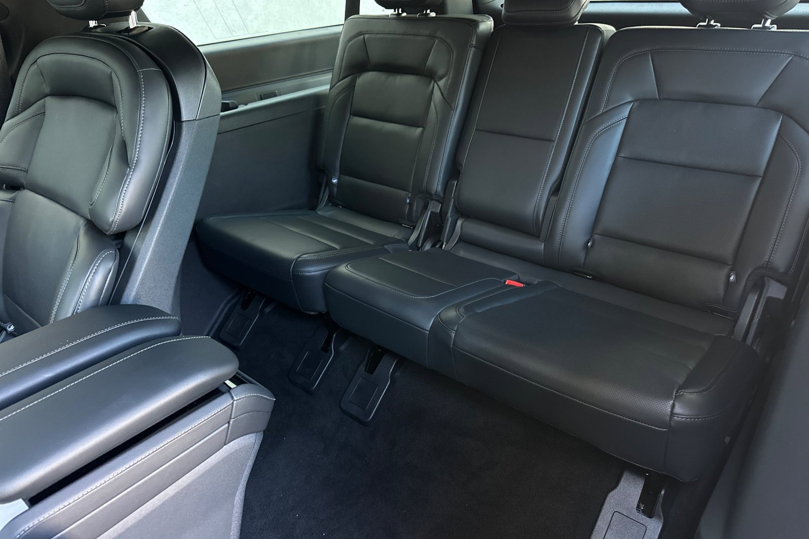 New 2025 Lincoln Navigator L Reserve w/ Jet Appearance Package image 14