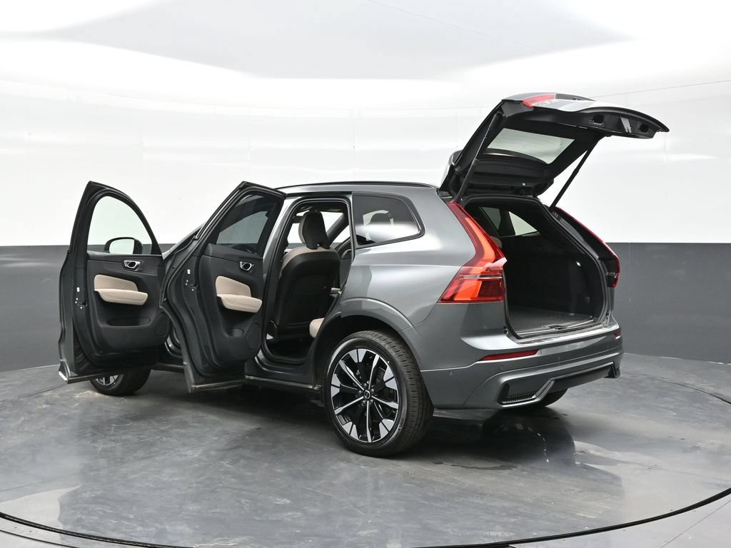 New 2026 Volvo XC60 B5 Plus w/ Protection Package Premier AWD/4WD image 46