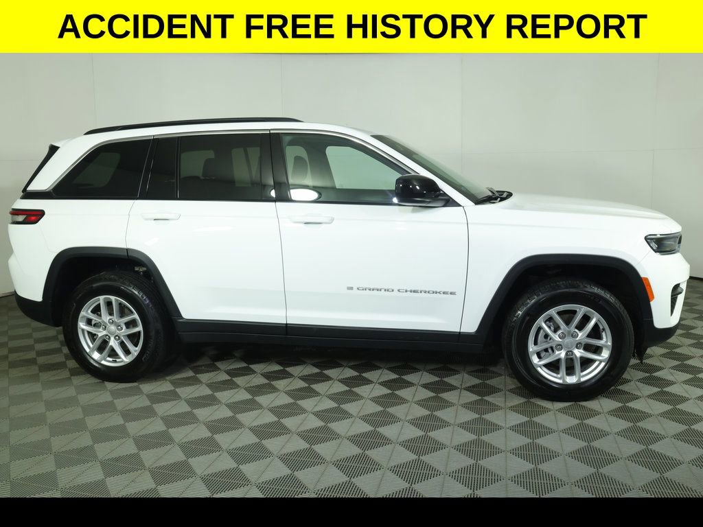 Used 2025 Jeep Grand Cherokee Laredo X w/ Luxury Tech Group I image 2