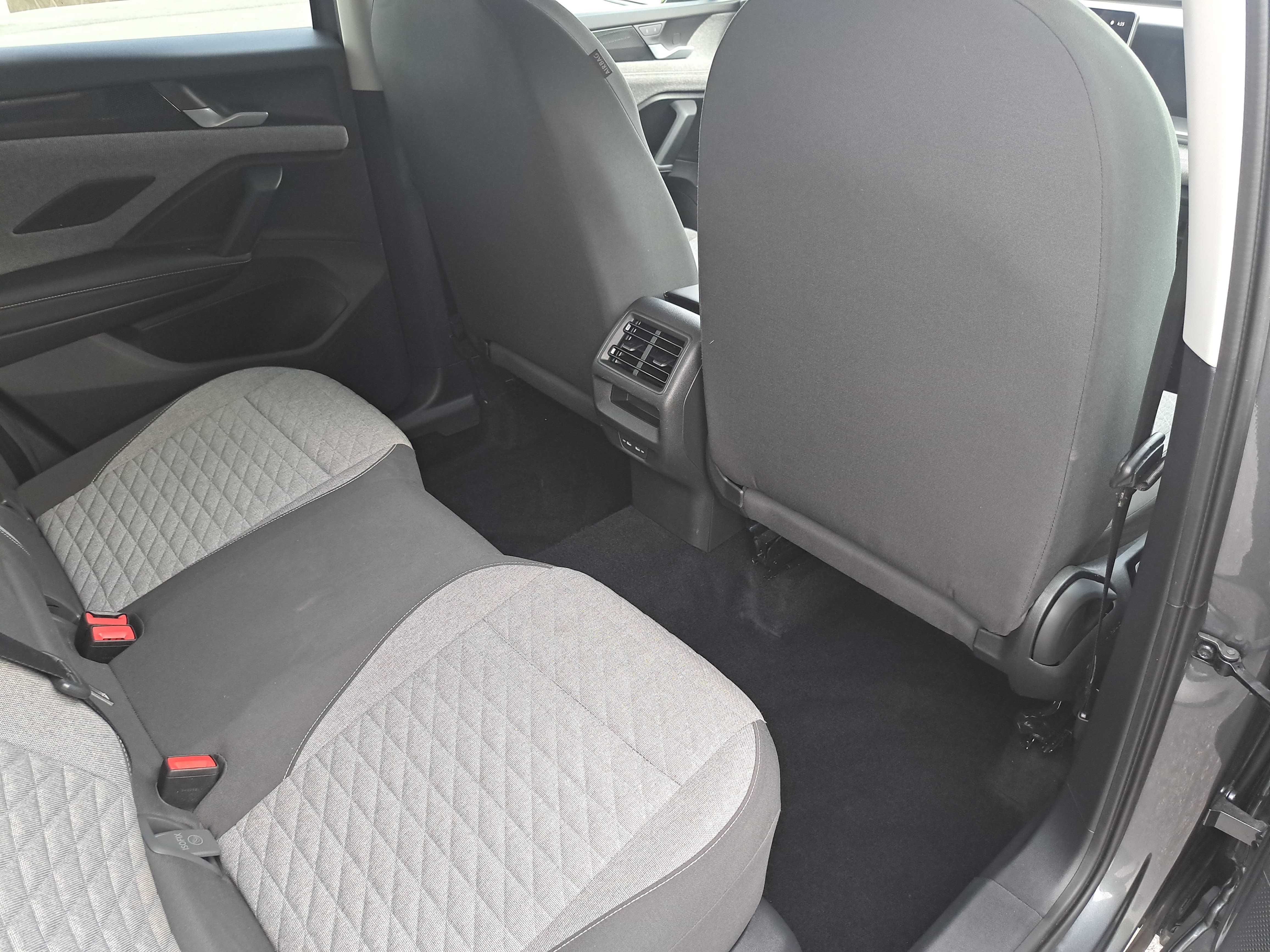 Certified 2025 Volkswagen Tiguan S AWD/4WD image 11