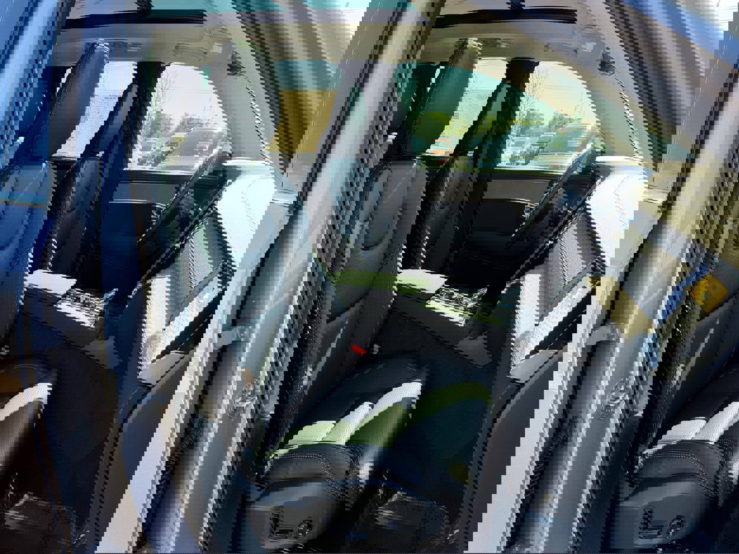 New 2026 Volvo XC90 B5 Ultra w/ Lounge Package image 8