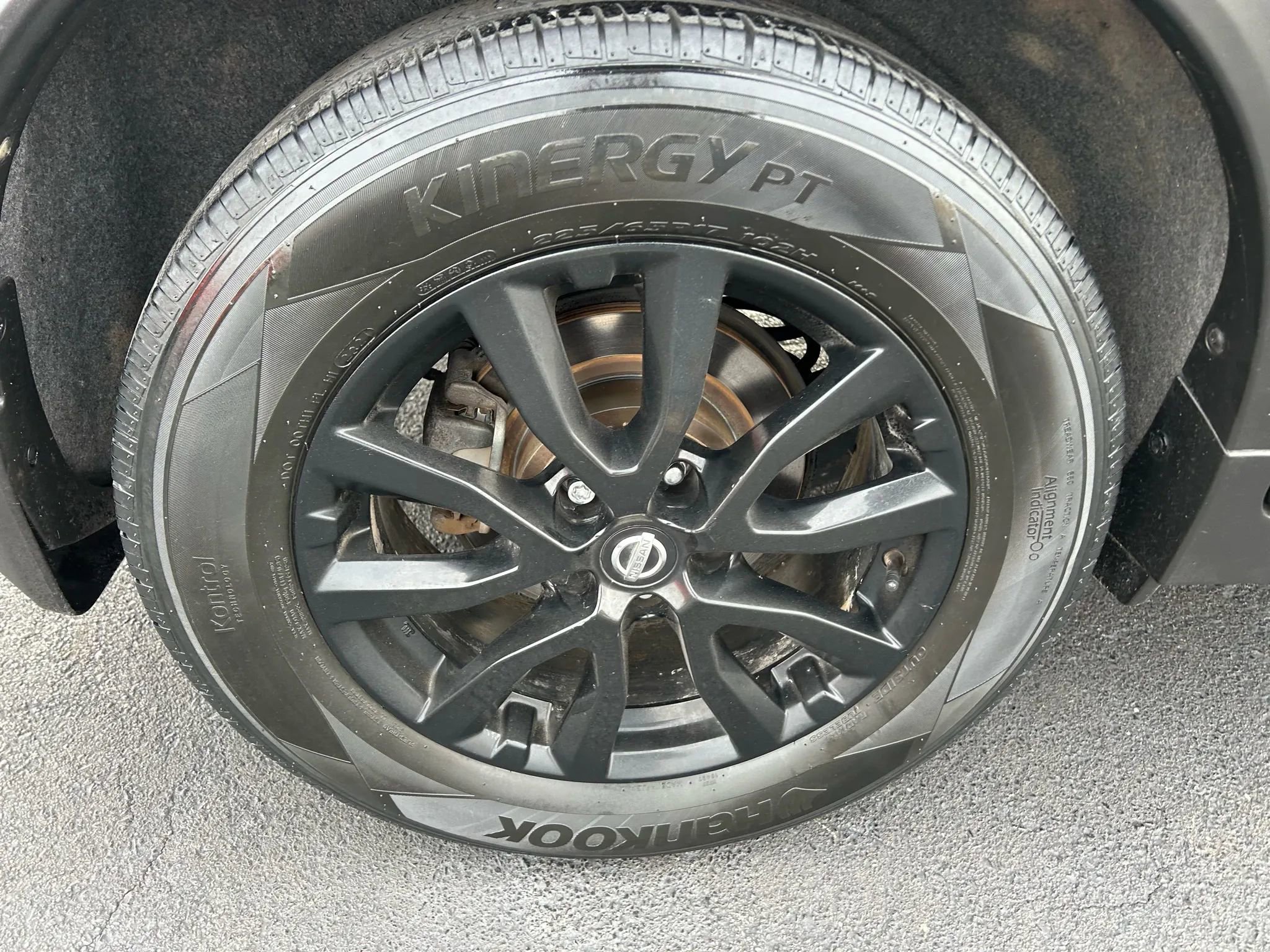 Used 2017 Nissan Rogue SV w/ Midnight Edition Package image 34