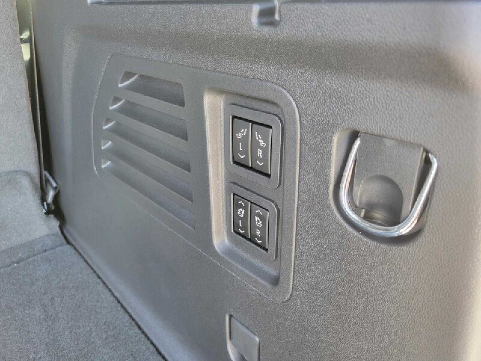 New 2026 GMC Acadia Denali Ultimate w/ LPO, Floor Liner Package image 8