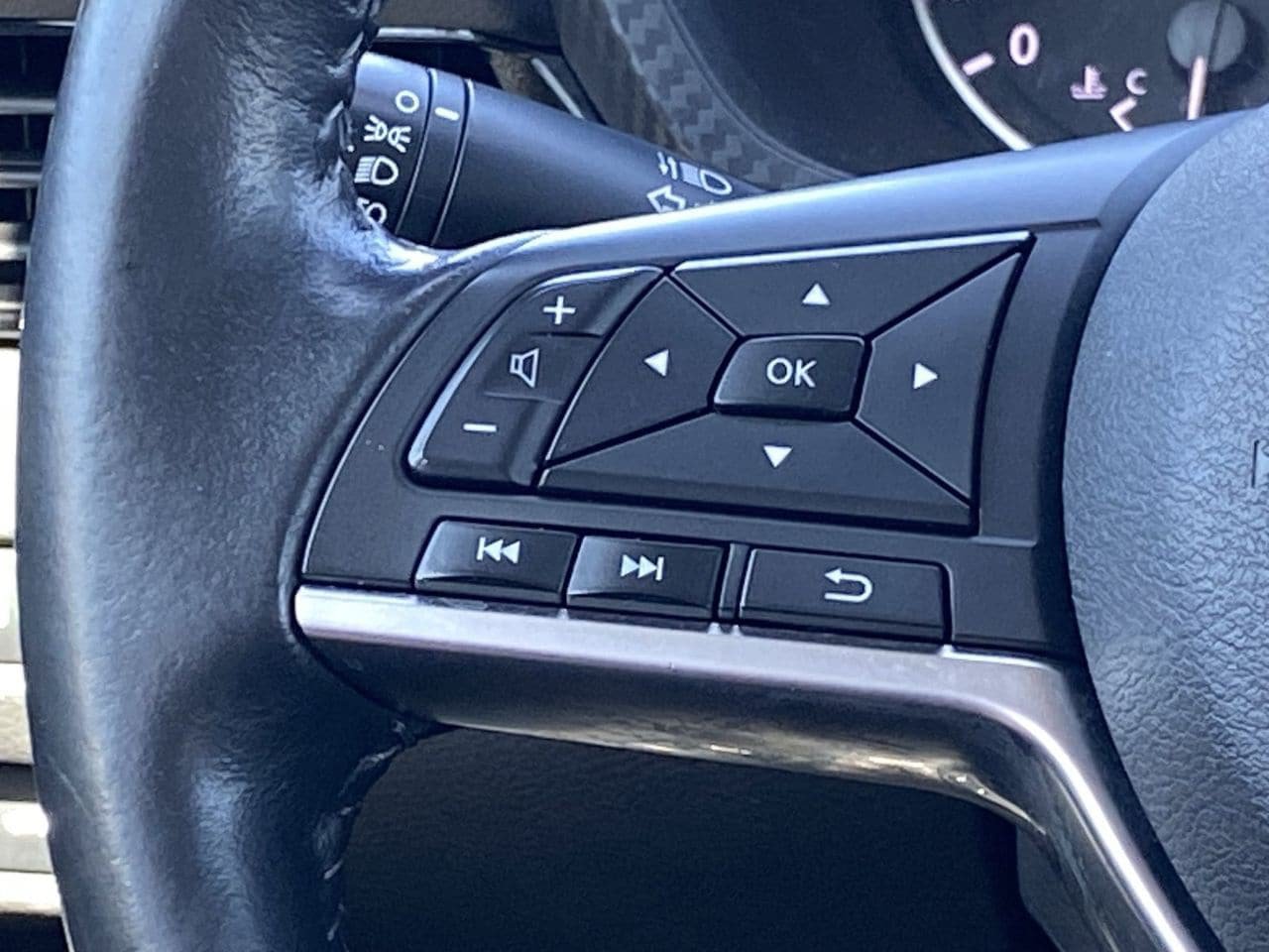 Certified 2023 Nissan Sentra SV FWD image 25