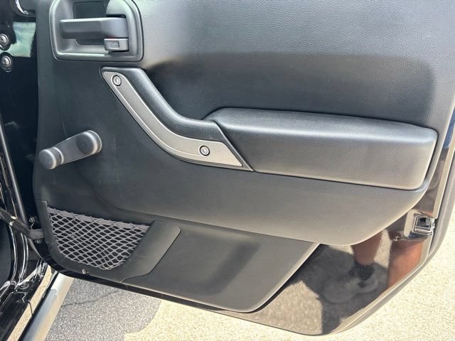 Used 2018 Jeep Wrangler Sport AWD/4WD image 12
