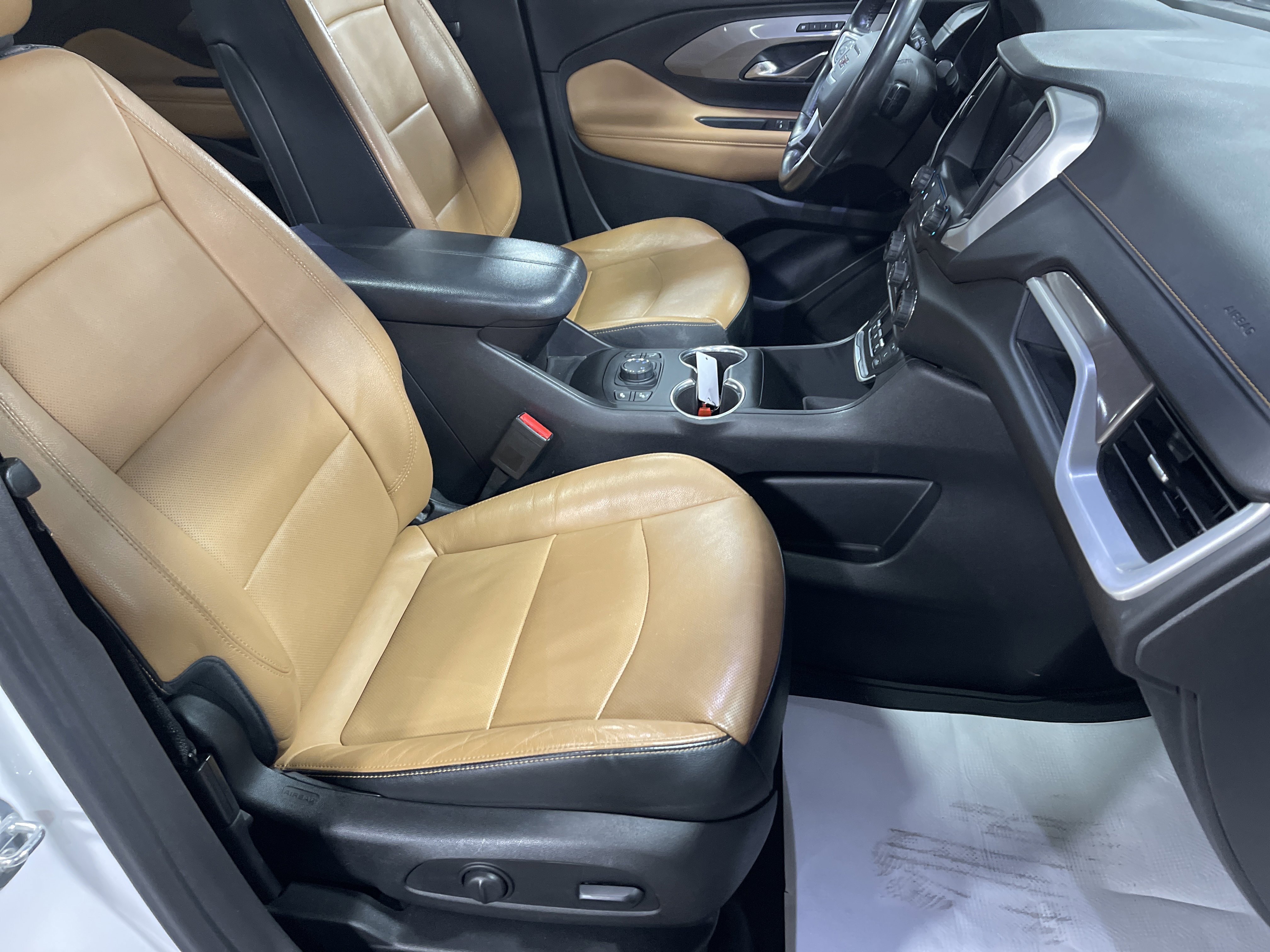 Used 2020 GMC Terrain SLT w/ Preferred Package image 14