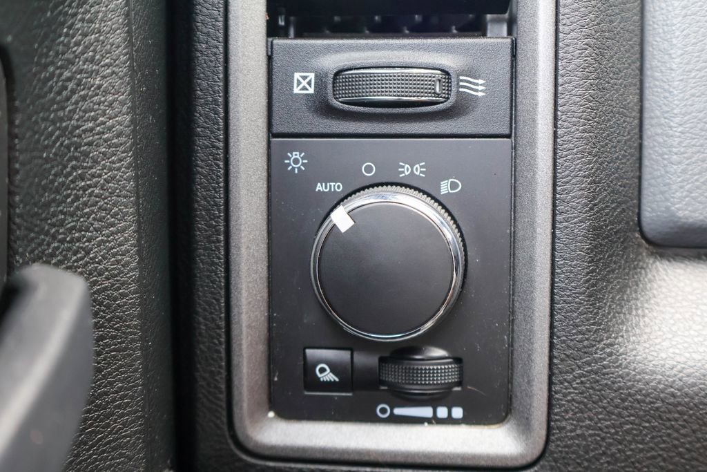 Used 2019 RAM 1500 Tradesman w/ Chrome Plus Package image 17