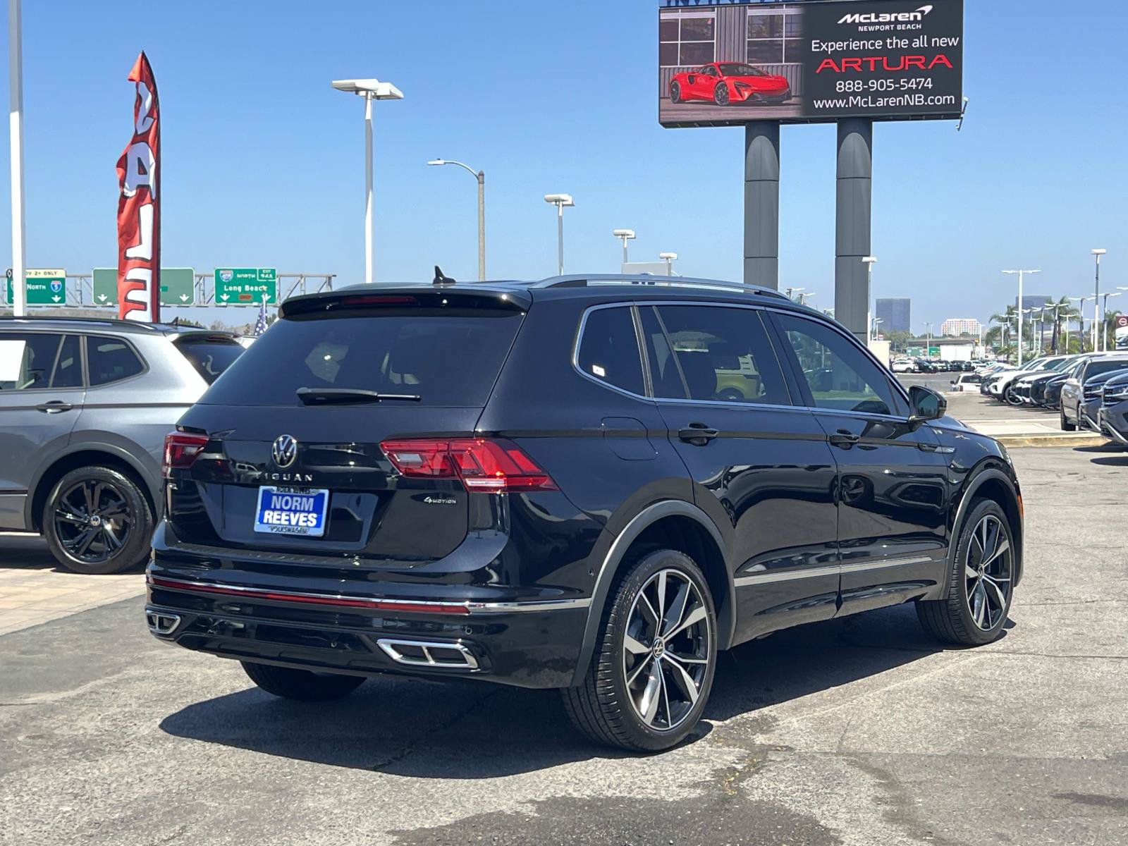 Certified 2024 Volkswagen Tiguan SEL R-Line AWD/4WD image 27