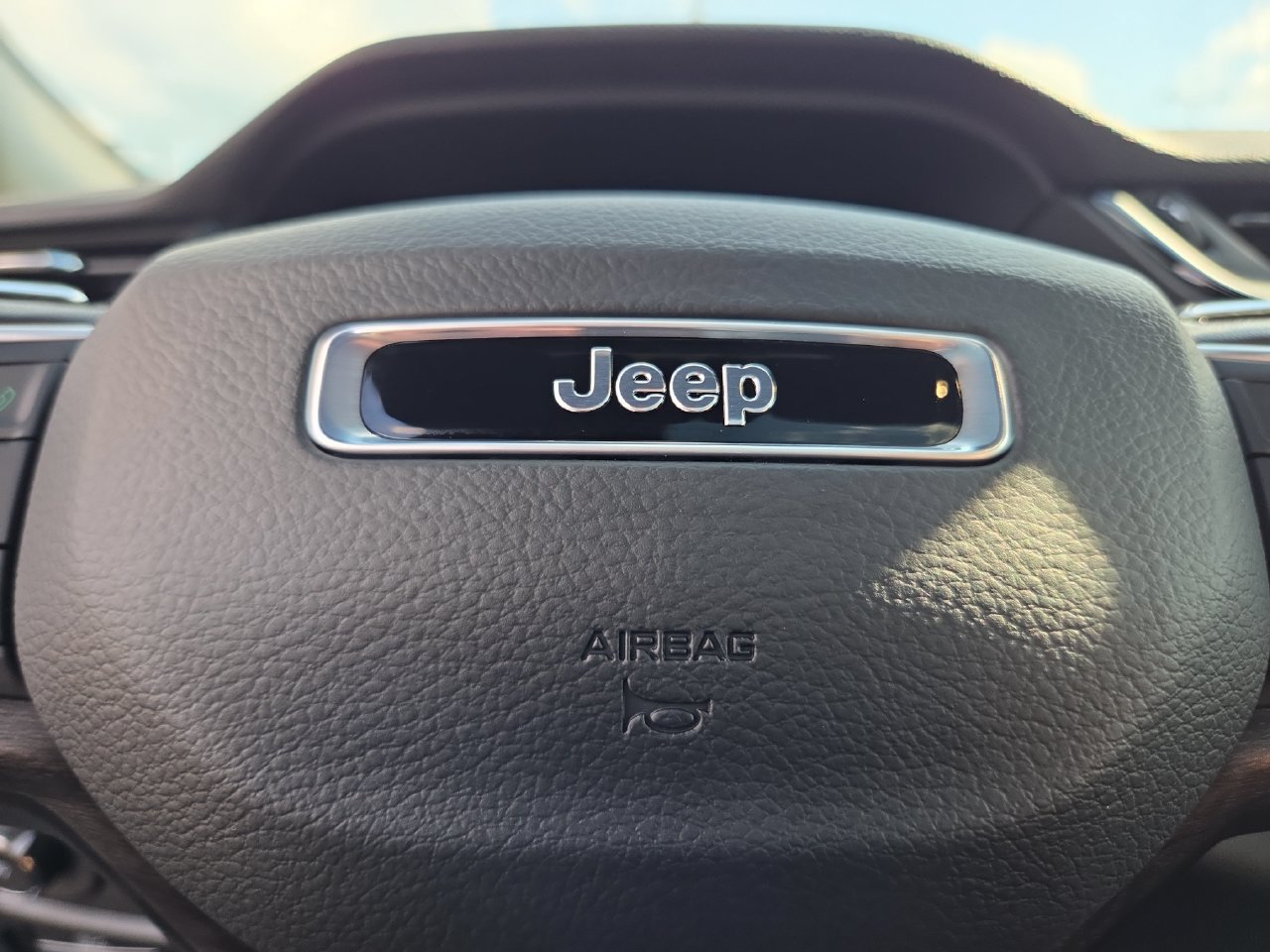 New 2027 Jeep Grand Cherokee Limited AWD/4WD image 7