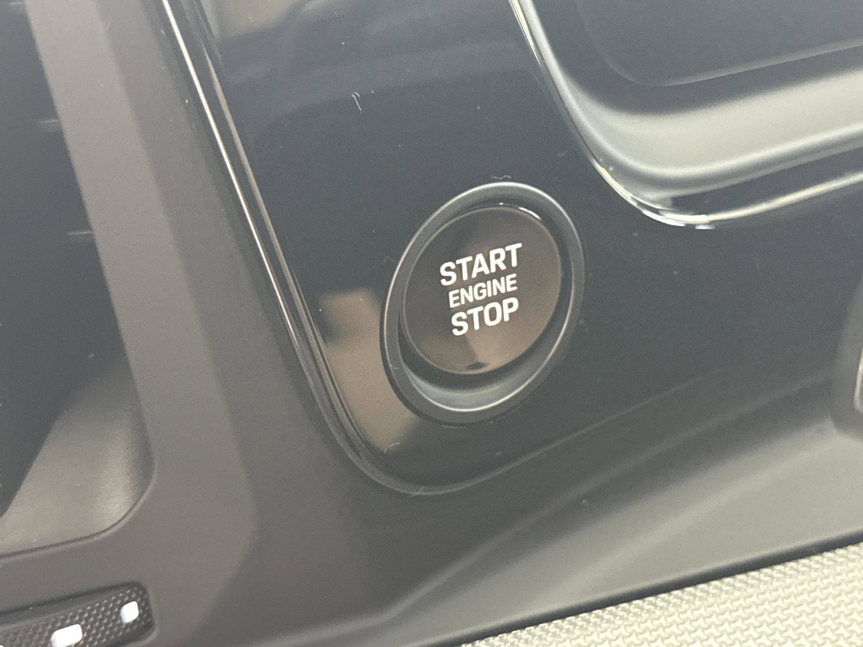 Used 2024 Porsche Cayenne image 25