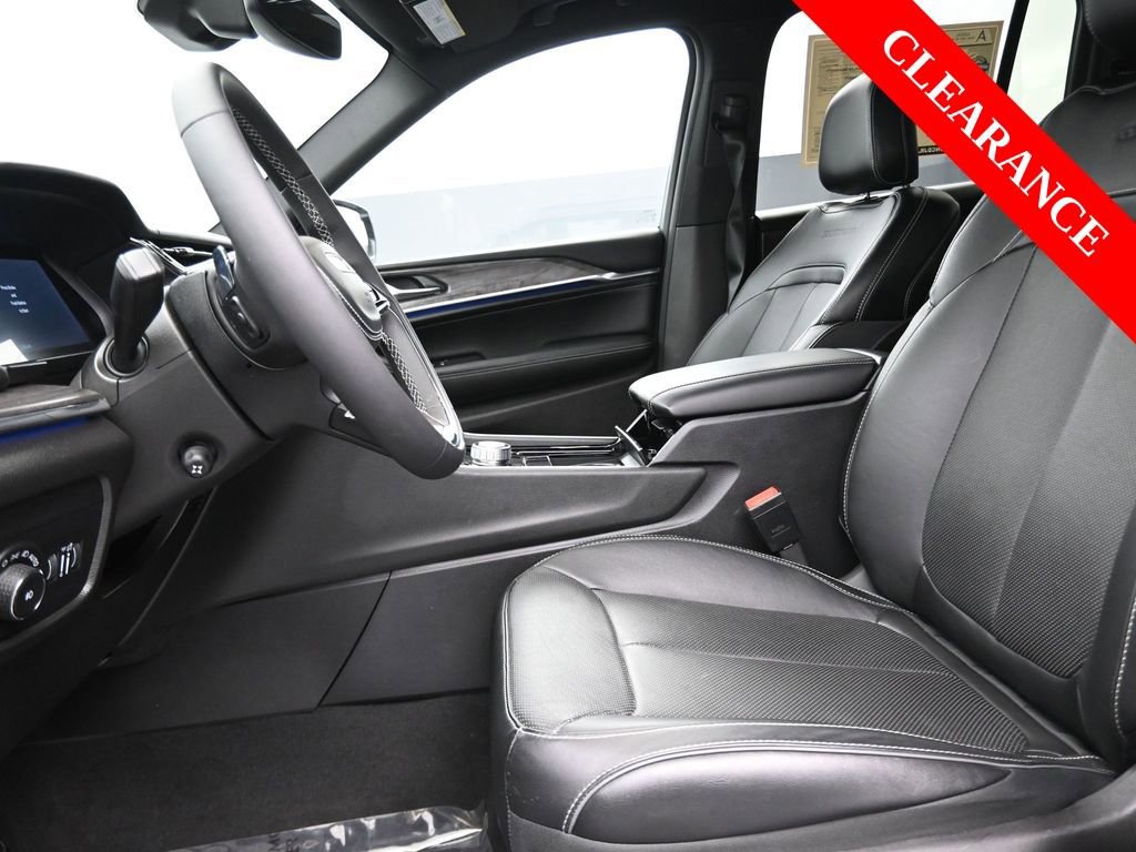 Used 2023 Jeep Grand Cherokee Overland image 13