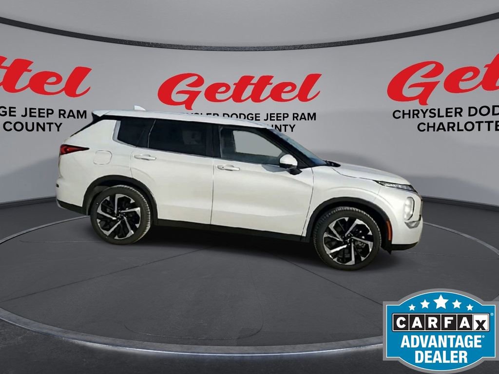 Used 2024 Mitsubishi Outlander SE image 10