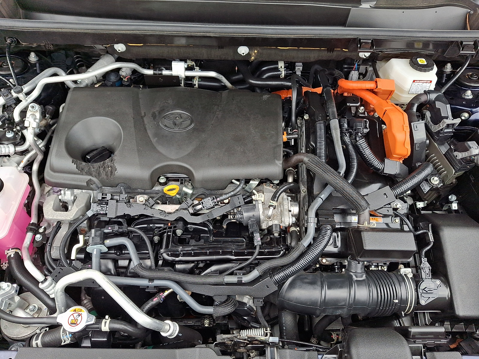 Used 2023 Toyota RAV4 SE w/ Weather & Moonroof Package image 28