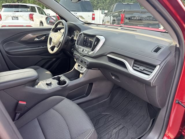 Used 2024 GMC Terrain SLE w/ Driver Convenience Package FWD image 27
