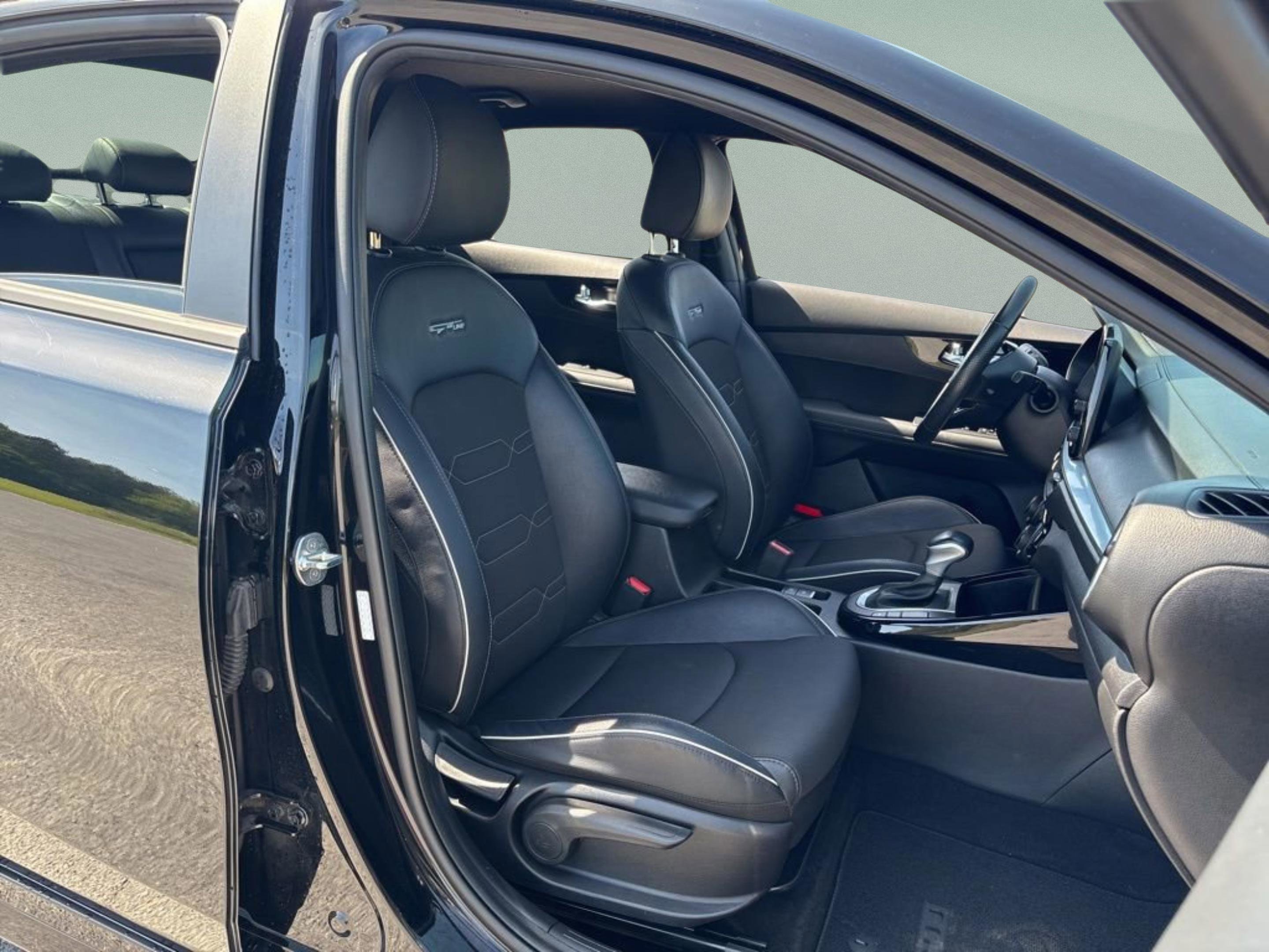 Used 2023 Kia Forte GT-Line w/ GT-Line Technology Package FWD image 16