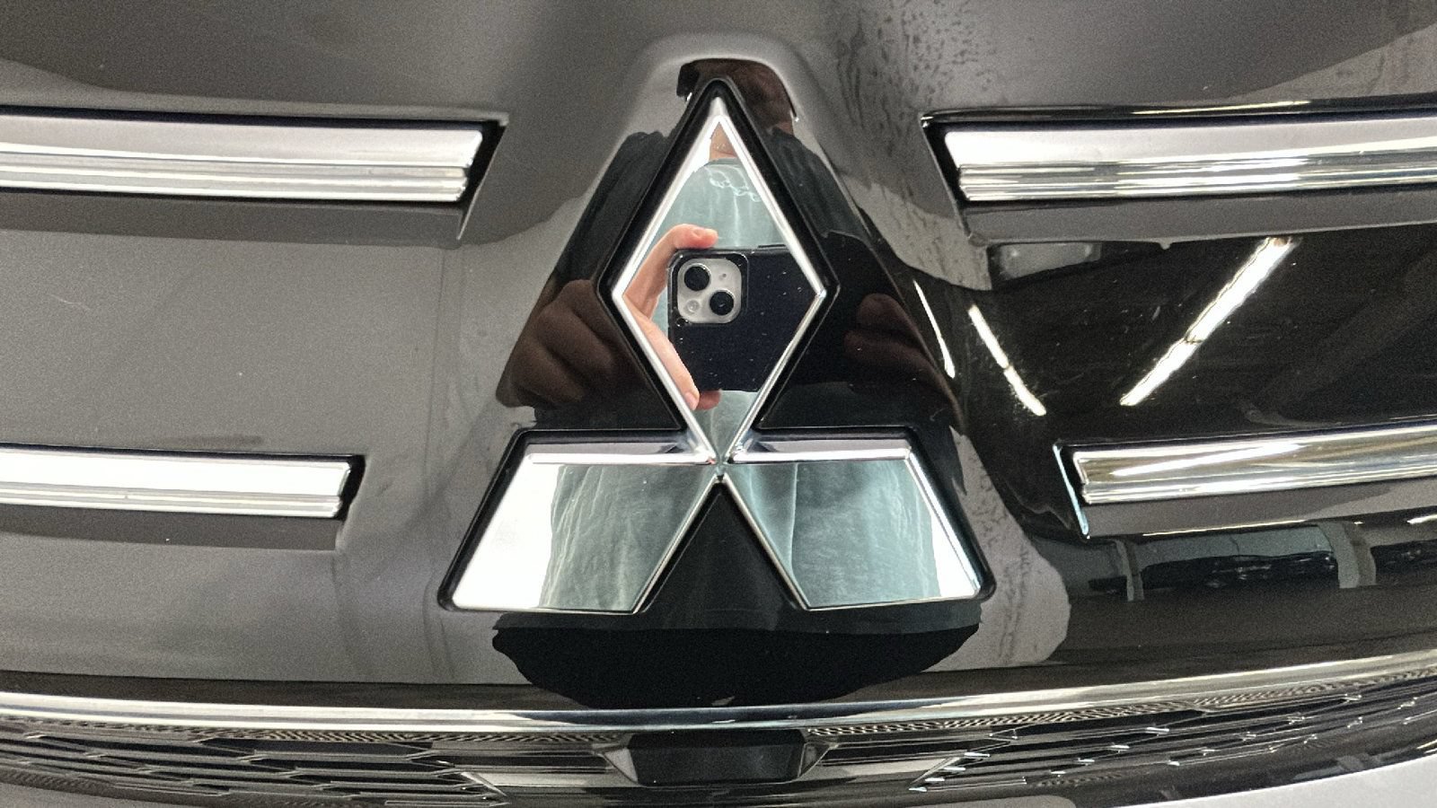 Used 2025 Mitsubishi Outlander SE AWD/4WD image 8