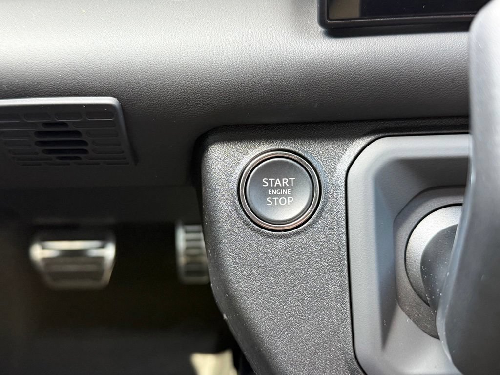 Used 2023 Land Rover Defender 90 V8 AWD/4WD image 28