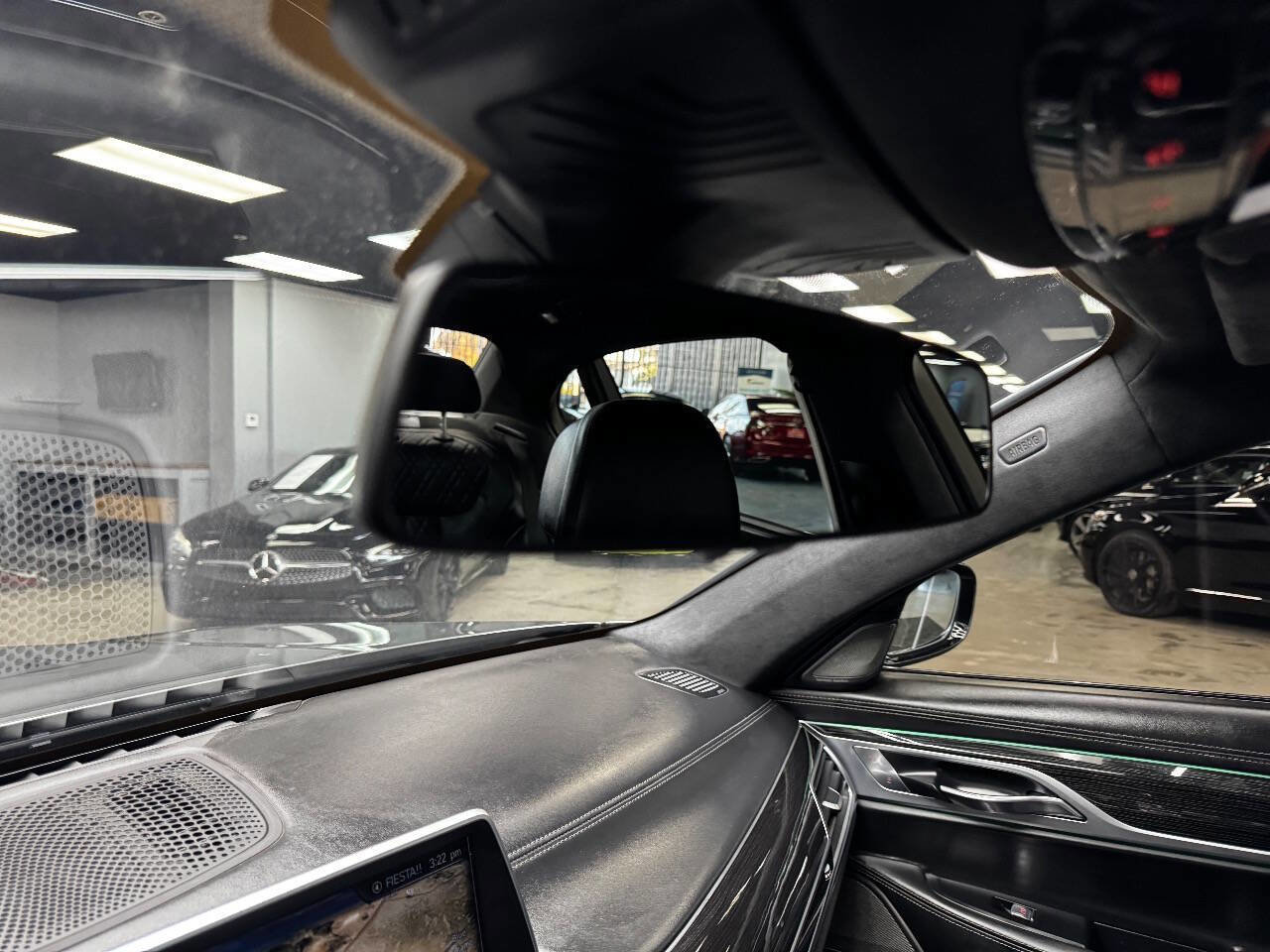 Used 2016 BMW 750i image 26