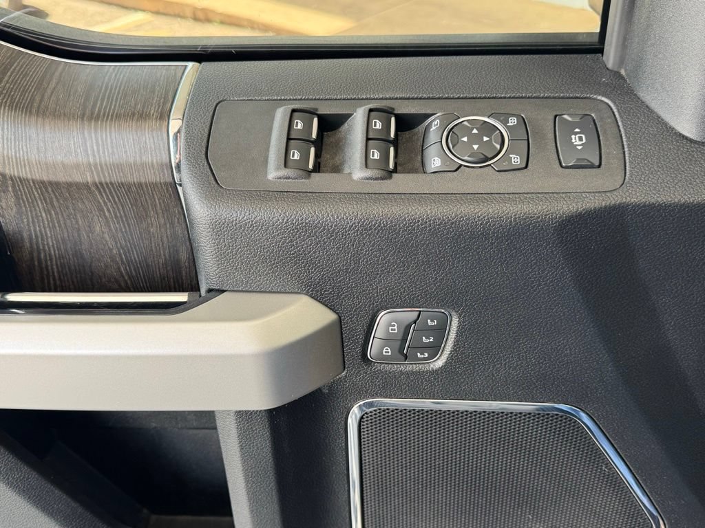 Used 2021 Ford F250 Lariat w/ Lariat Ultimate Package AWD/4WD image 34