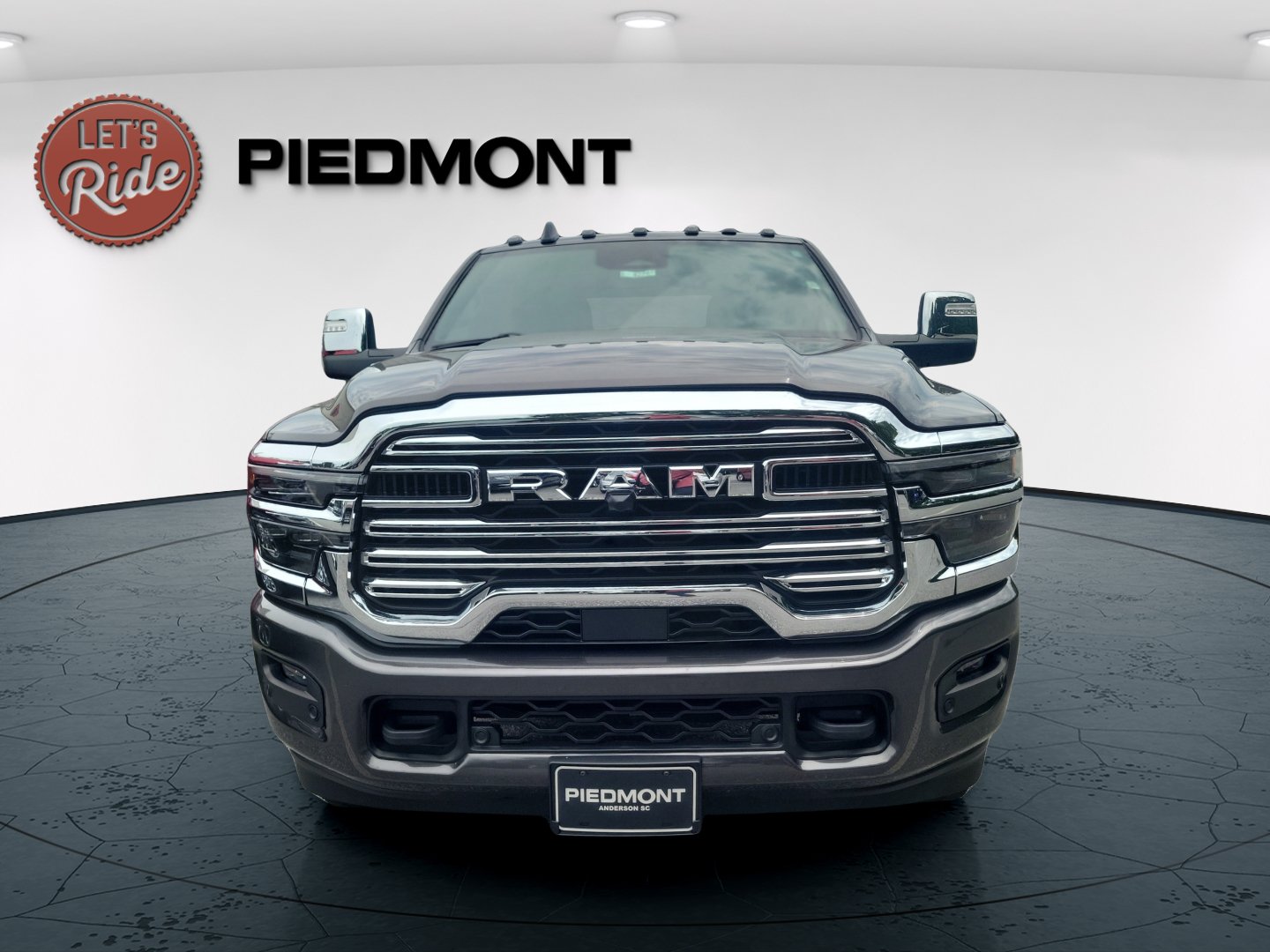 New 2026 RAM 2500 Laramie AWD/4WD image 3