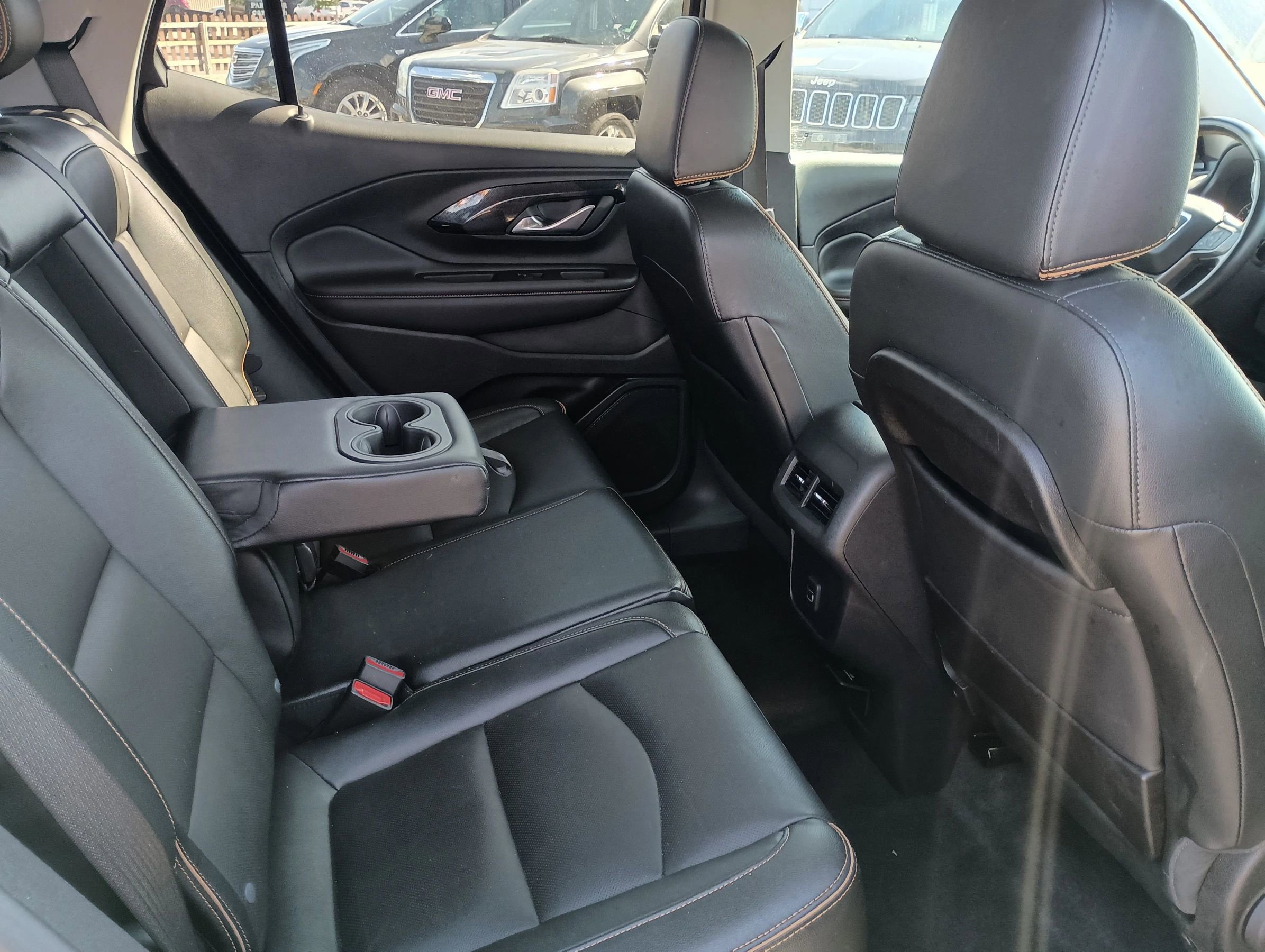 Used 2023 GMC Terrain AT4 image 9