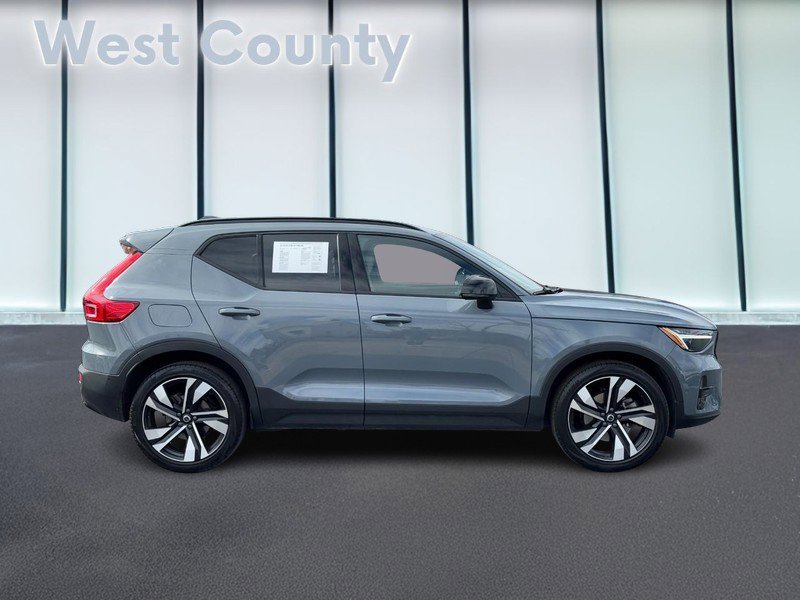 Certified 2023 Volvo XC40 B5 Plus w/ Driver Assist Package image 2