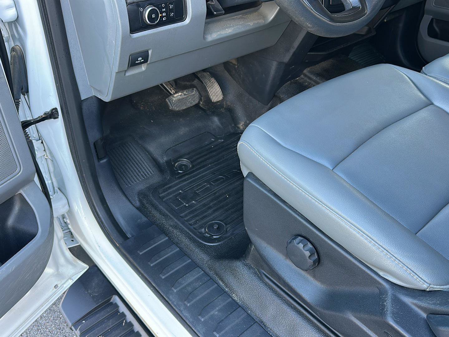 Used 2024 Ford F550 4x4 Crew Cab Super Duty image 14