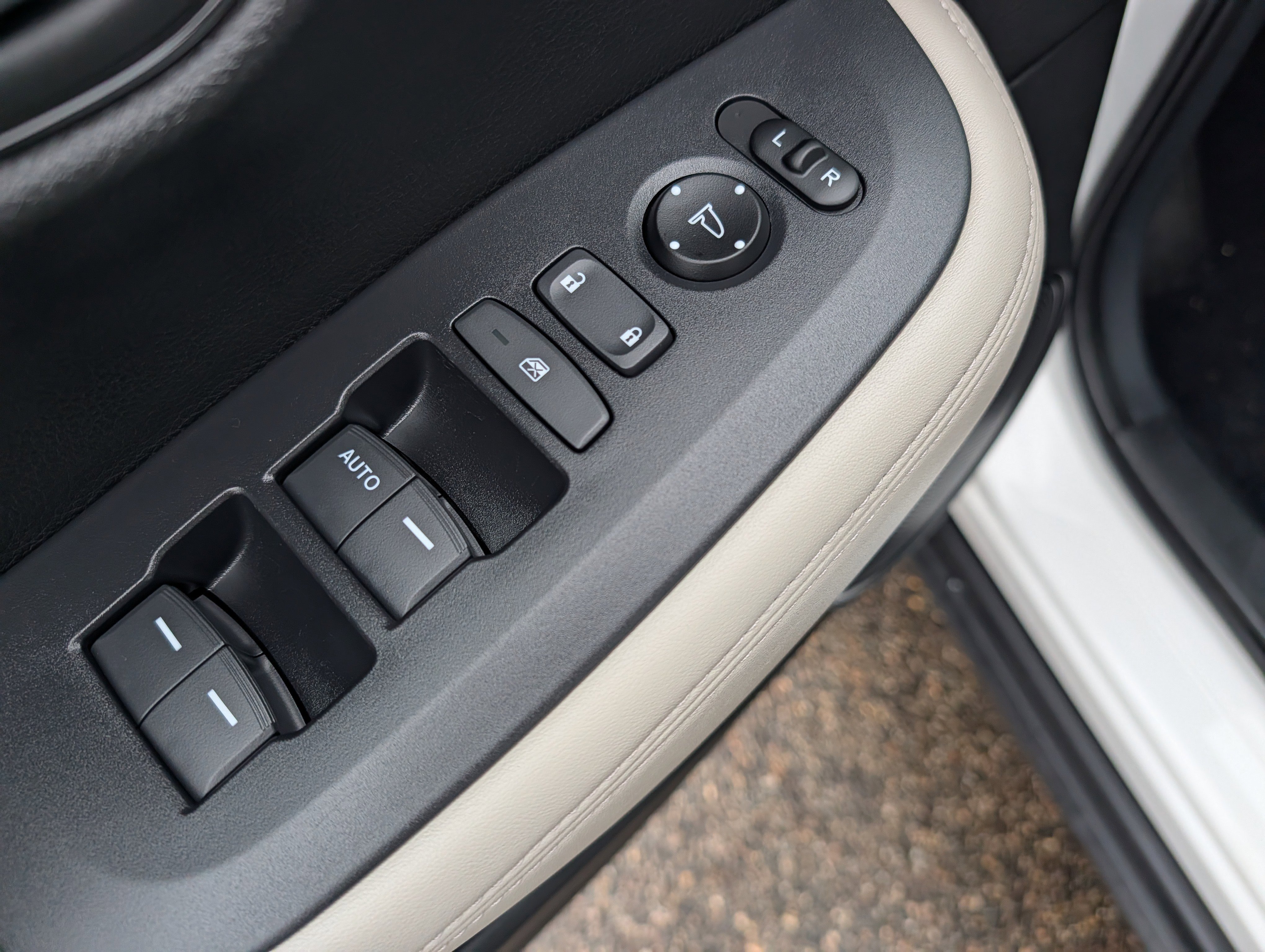 Used 2024 Honda HR-V LX image 23