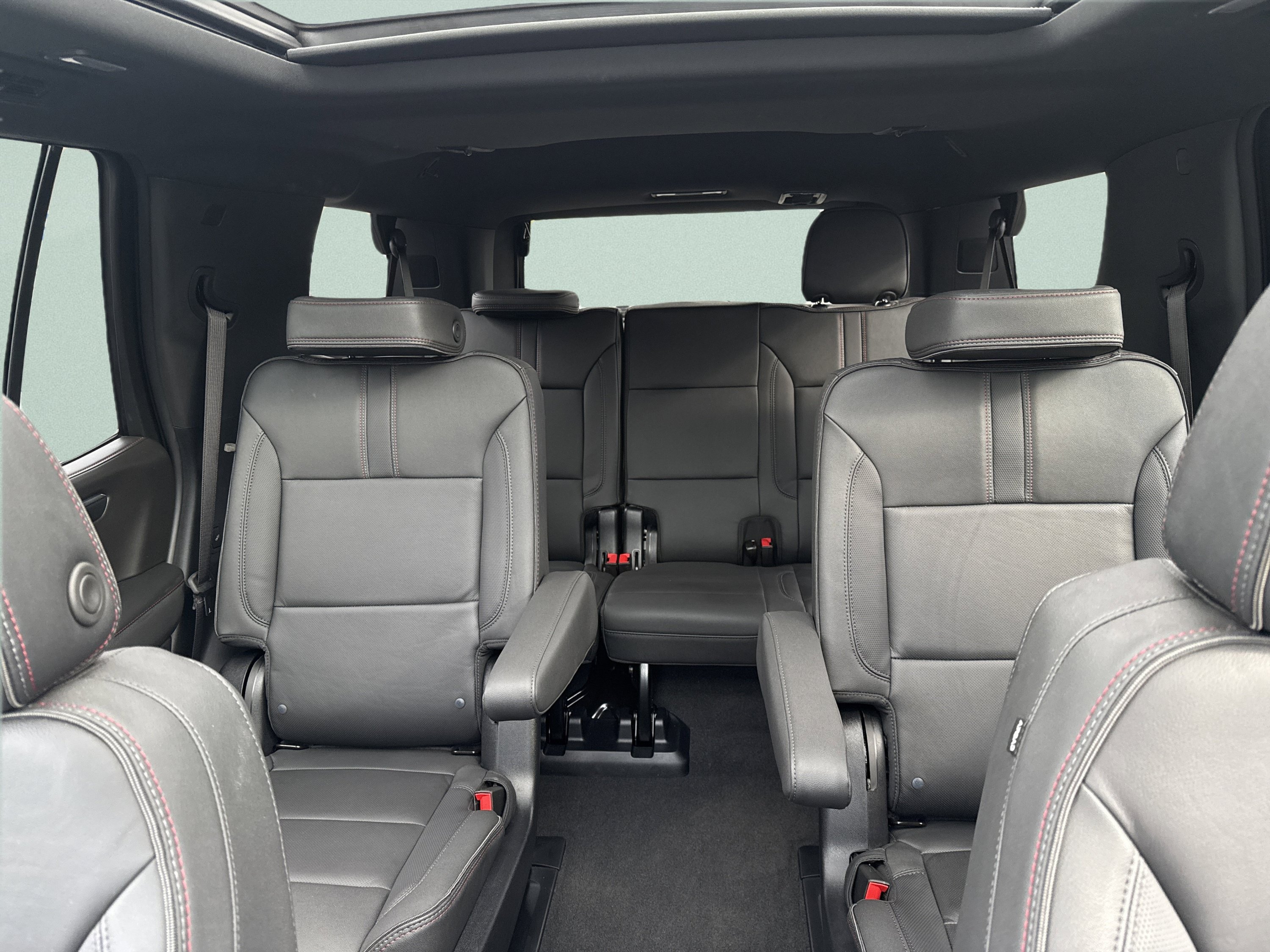 Used 2025 Chevrolet Tahoe RST w/ Comfort Package AWD/4WD image 18