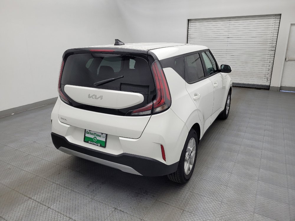 Used 2025 Kia Soul LX w/ LX Technology Package image 9