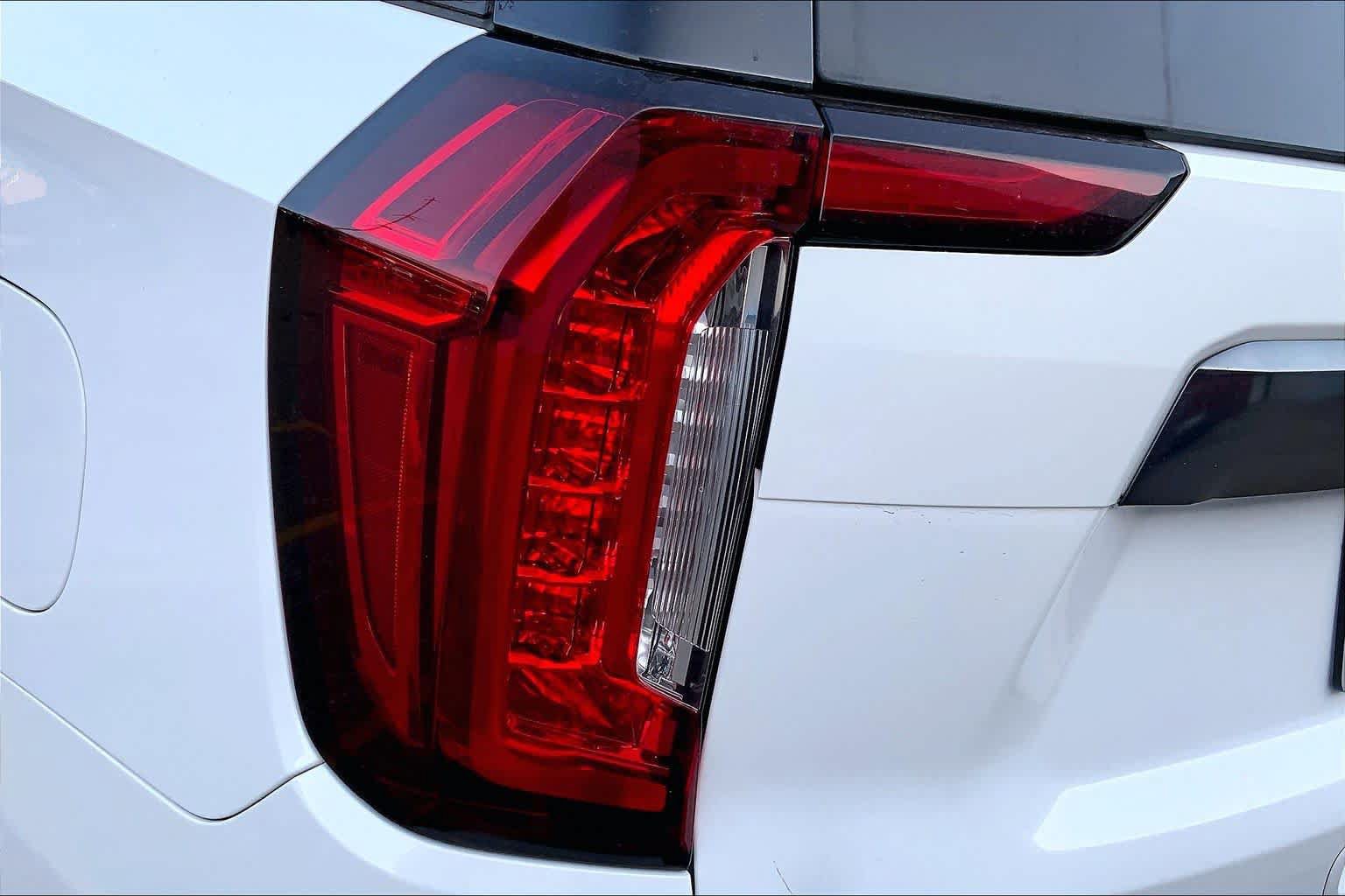 Used 2024 GMC Yukon XL AT4 w/ AT4 Premium Plus Package AWD/4WD image 57