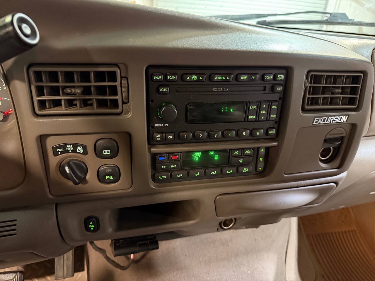 Used 2002 Ford Excursion Limited AWD/4WD image 19