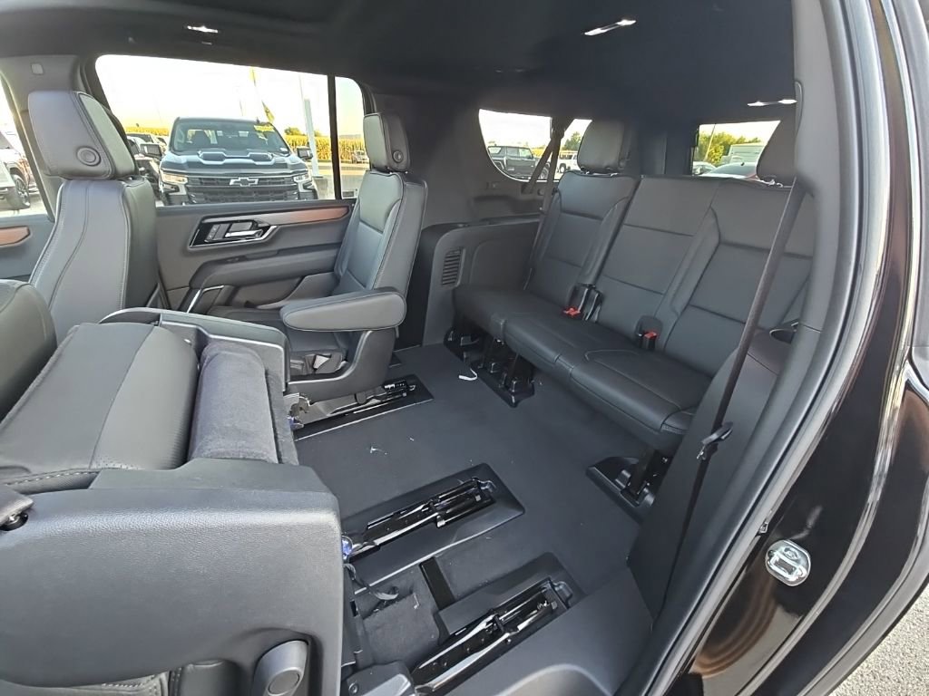 New 2026 GMC Yukon XL Denali w/ Sun & Power Step Package image 39