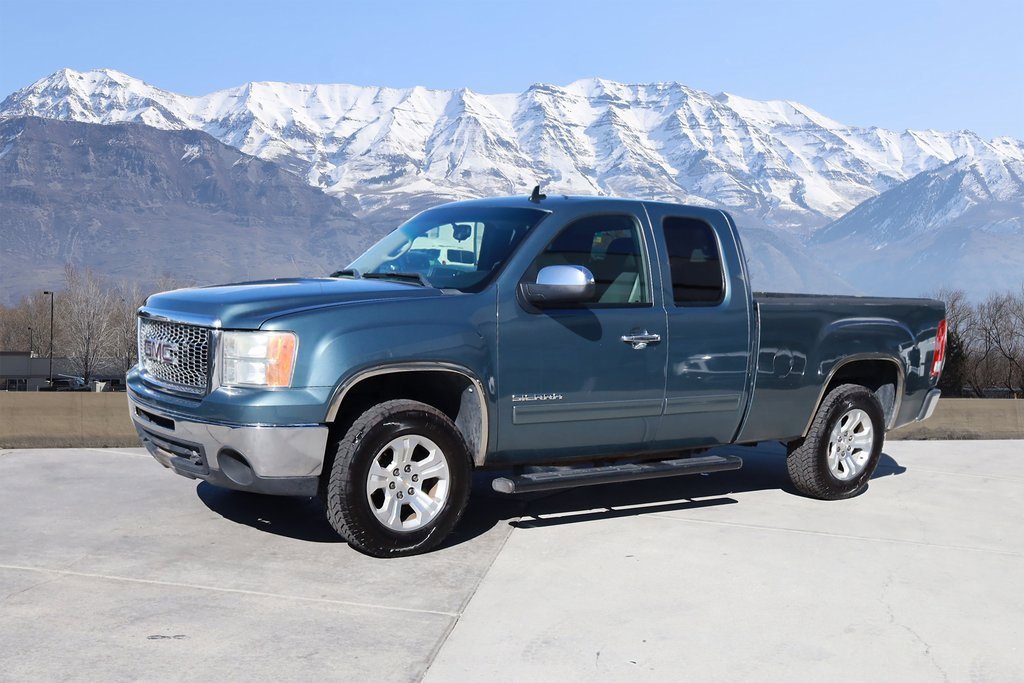 Used 2011 GMC Sierra 1500 SLE image 2