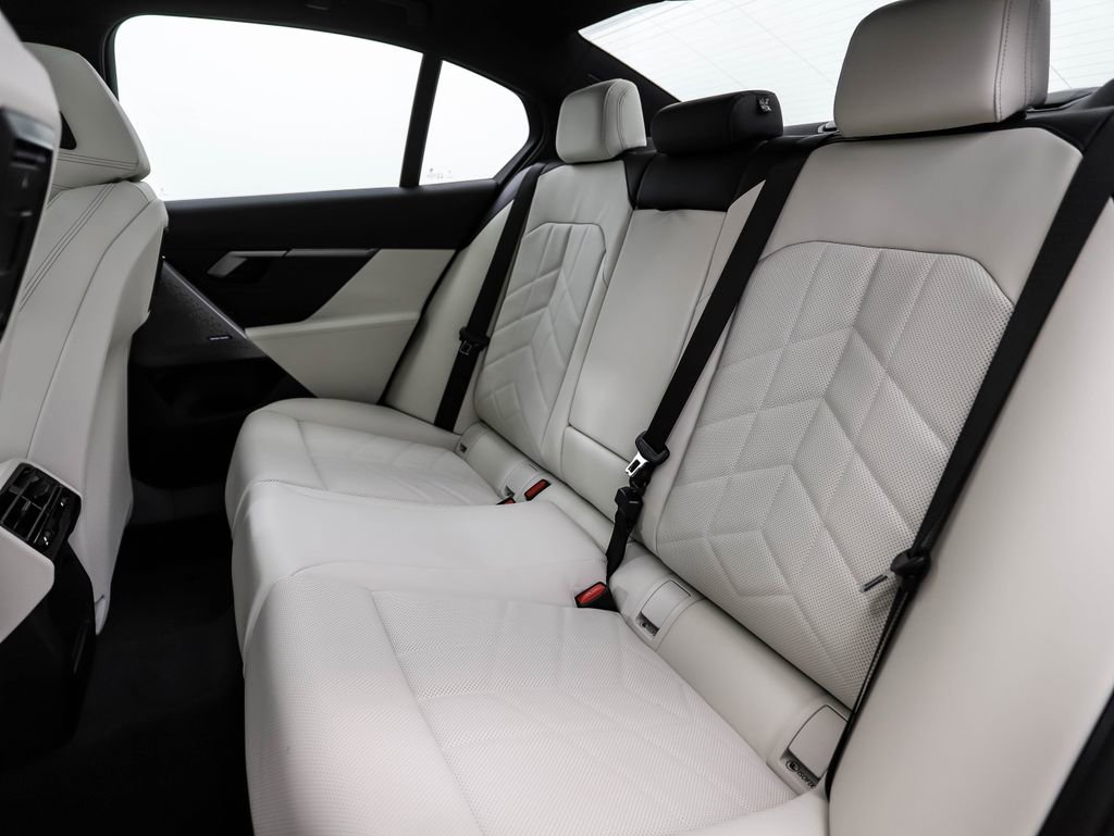 Certified 2025 BMW 530i xDrive w/ M Sport Package image 22