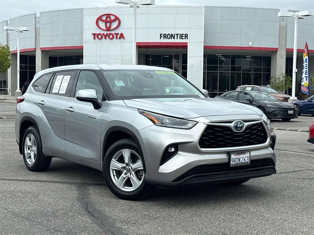 Used 2021 Toyota Highlander LE
