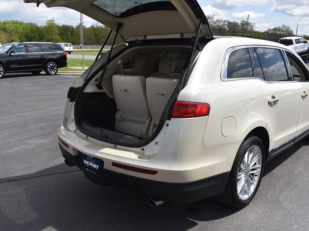 Used 2018 Lincoln MKT AWD w/ Technology Package image 30