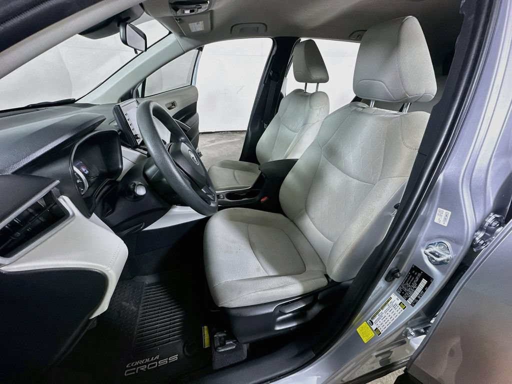 Used 2022 Toyota Corolla Cross L FWD image 14
