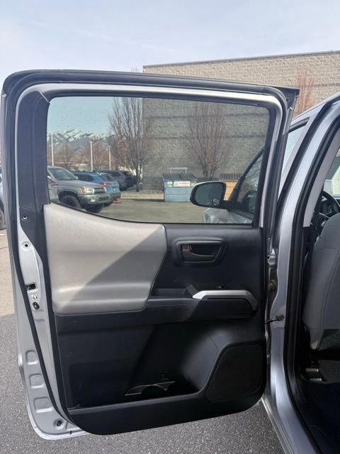 Used 2017 Toyota Tacoma SR5 image 35