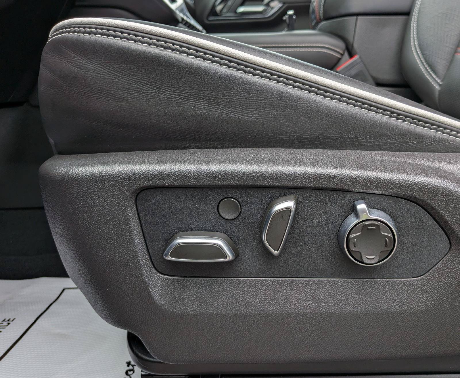 Certified 2026 GMC Yukon AT4 Ultimate AWD/4WD image 14