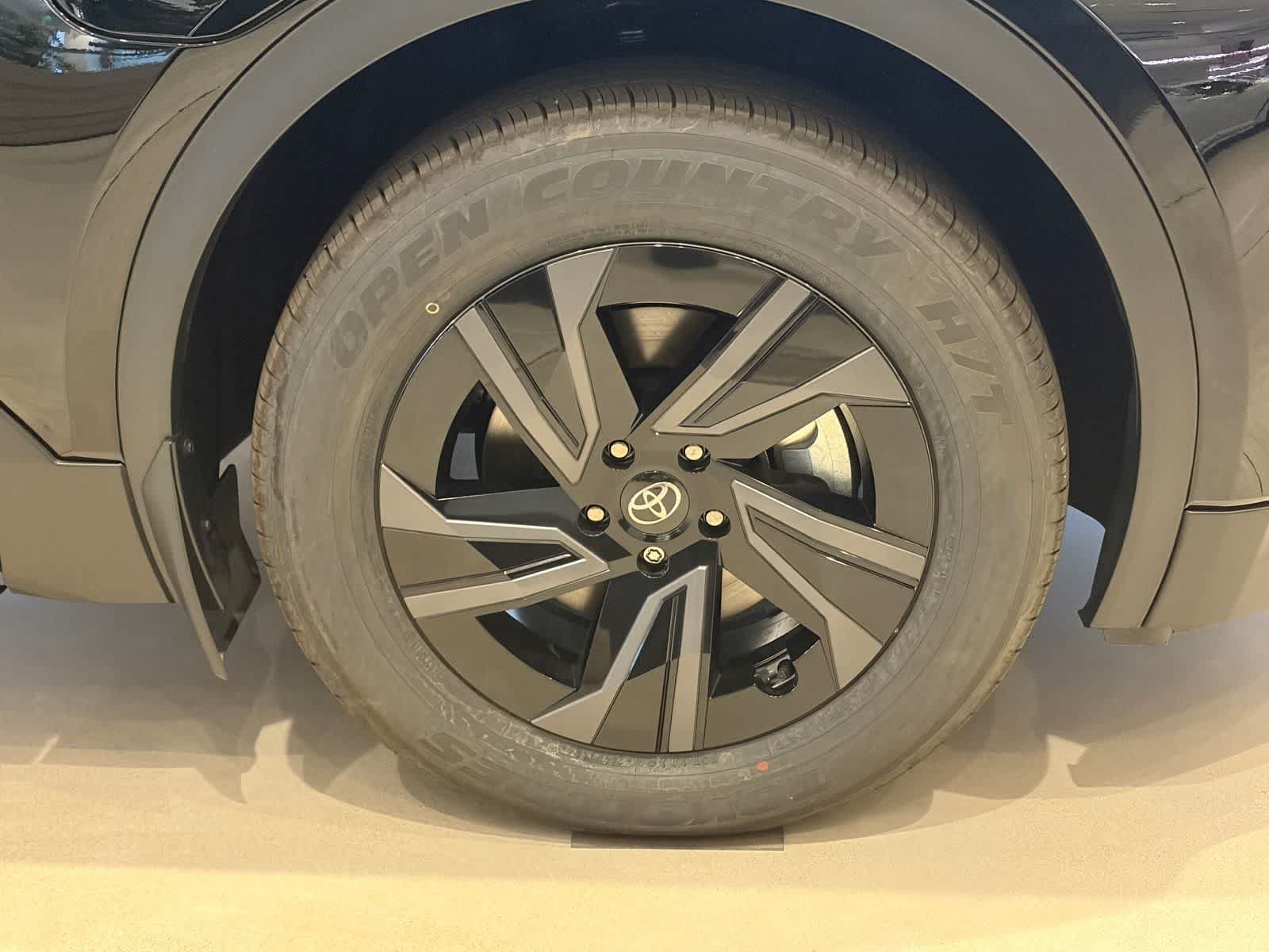 New 2026 Toyota C-HR AWD/4WD image 9