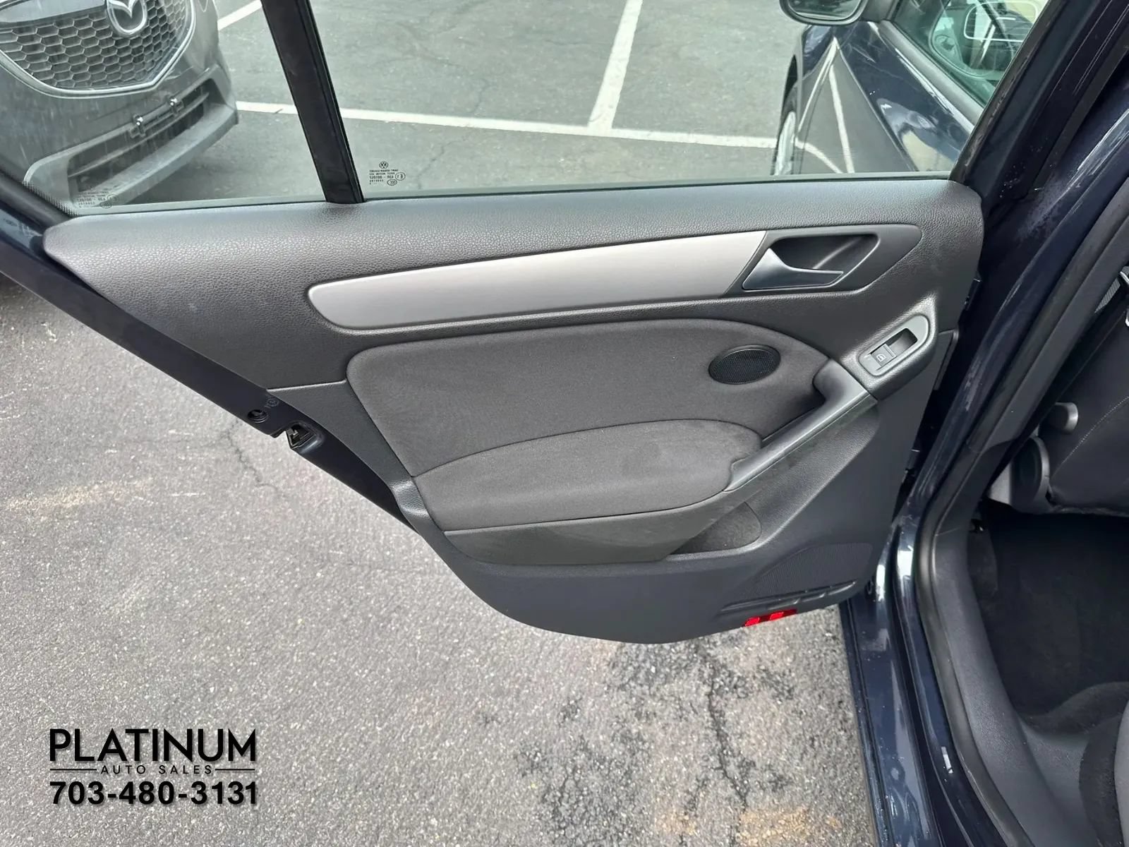 Used 2013 Volkswagen Golf 4-Door FWD image 15
