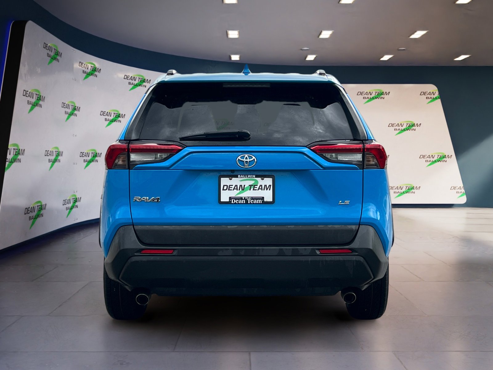 Used 2019 Toyota RAV4 LE FWD image 7