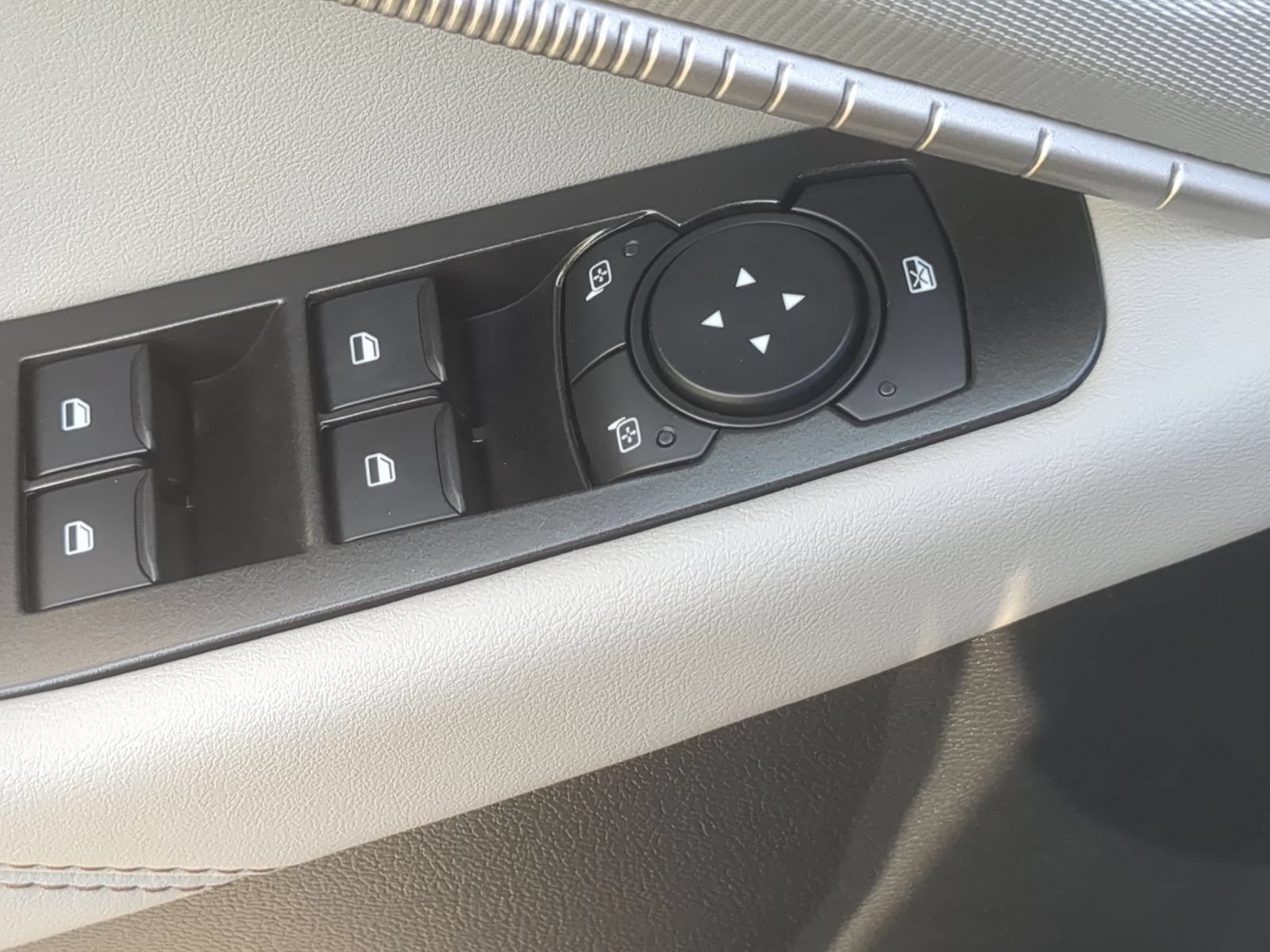New 2027 Ford Explorer Active AWD/4WD image 12