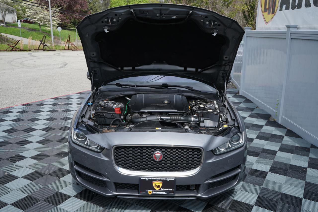 Used 2018 Jaguar XE Prestige AWD/4WD image 74